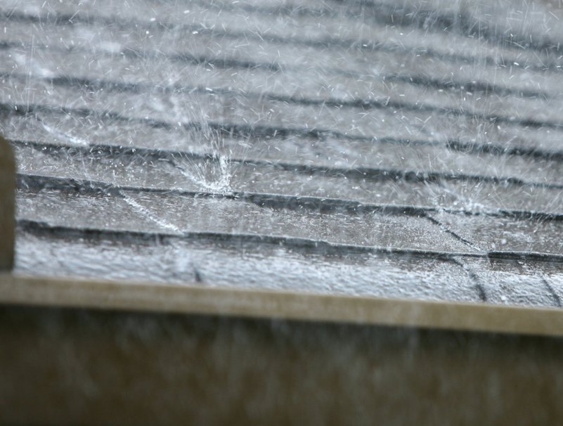 Roof painting to protect against the Auckland weather